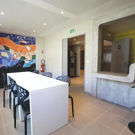 Apart Otel Les Portes D'espagne 3*